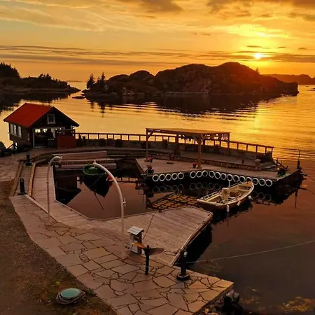 Kobbaneset Lars - Tett Pa Havet - *